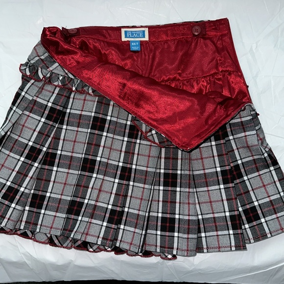 The Children’s Place pleaded skirt size 6X/7 - Picture 3 of 7
